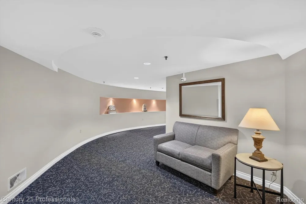 43000 12 OAKS CRESCENT DRIVE #4022 Novi City, MI 48377
