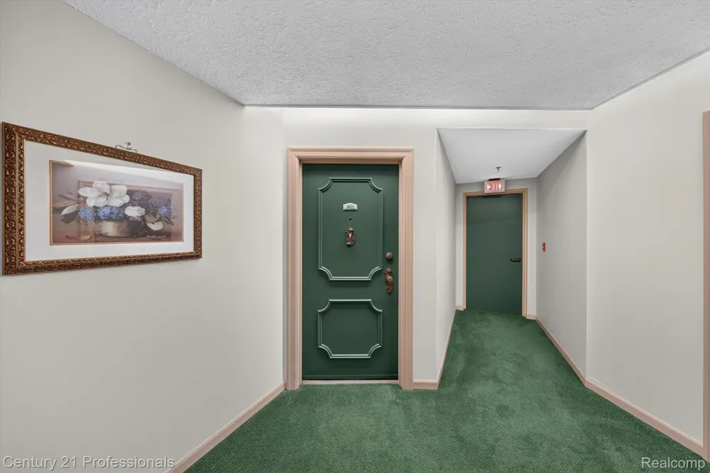 43000 12 OAKS CRESCENT DRIVE #4022 Novi City, MI 48377