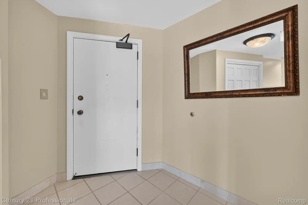 43000 12 OAKS CRESCENT DRIVE #4022 Novi City, MI 48377