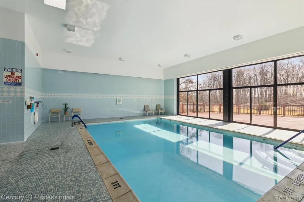 43000 12 OAKS CRESCENT DRIVE #4022 Novi City, MI 48377