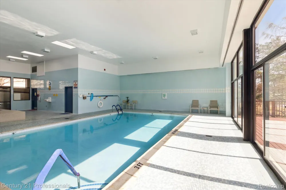 43000 12 OAKS CRESCENT DRIVE #4022 Novi City, MI 48377