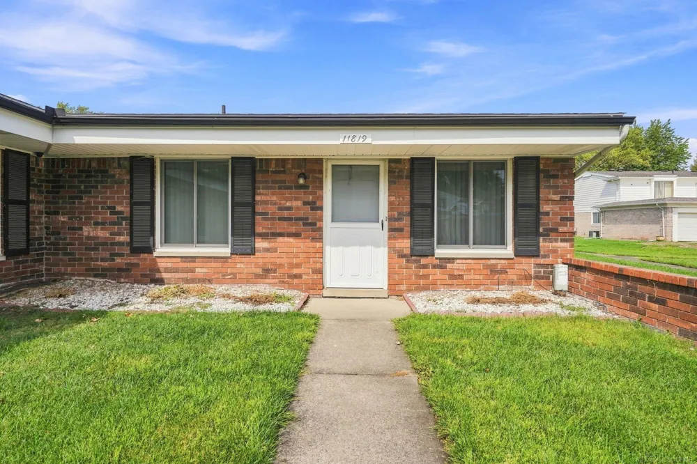 11819 Meadow Lane Drive Warren City, MI 48093
