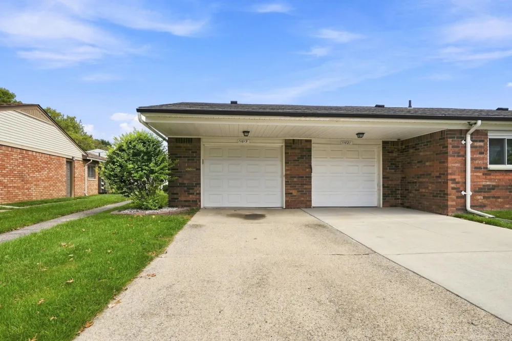 11819 Meadow Lane Drive Warren City, MI 48093
