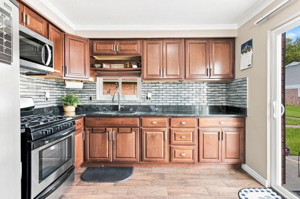 11819 Meadow Lane Drive Warren City, MI 48093