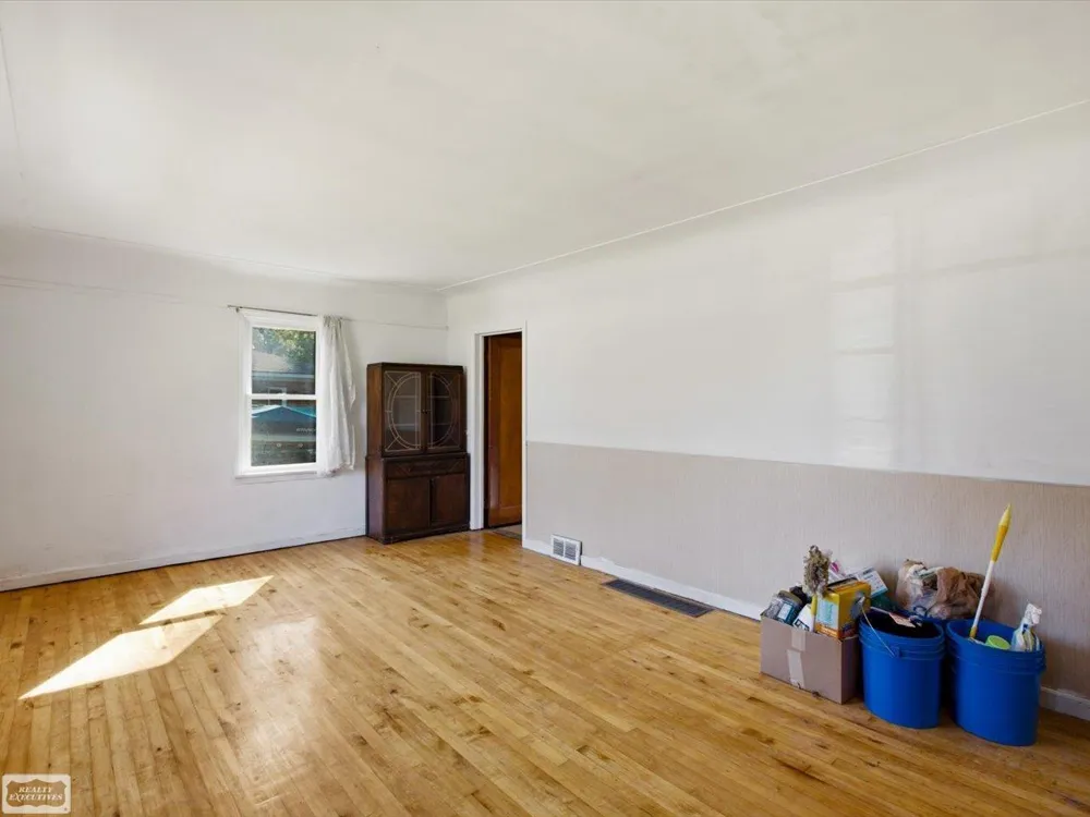 36066 Bartell Street Richmond City, MI 48062