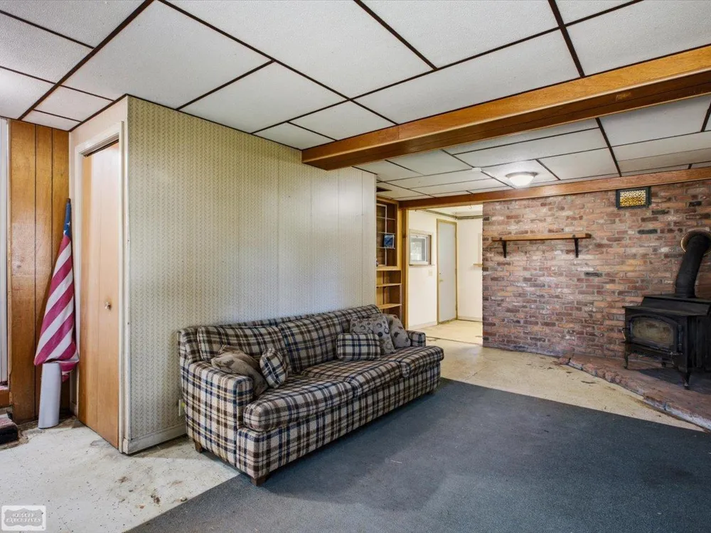 36066 Bartell Street Richmond City, MI 48062