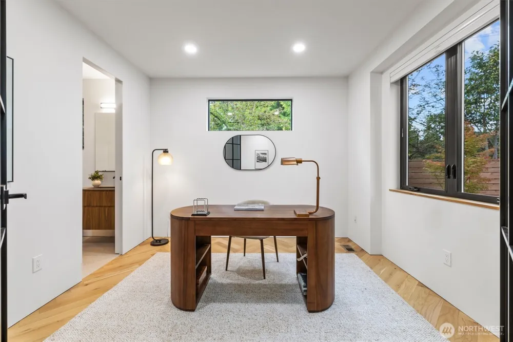 10733 17th Avenue NE Seattle, WA 98125
