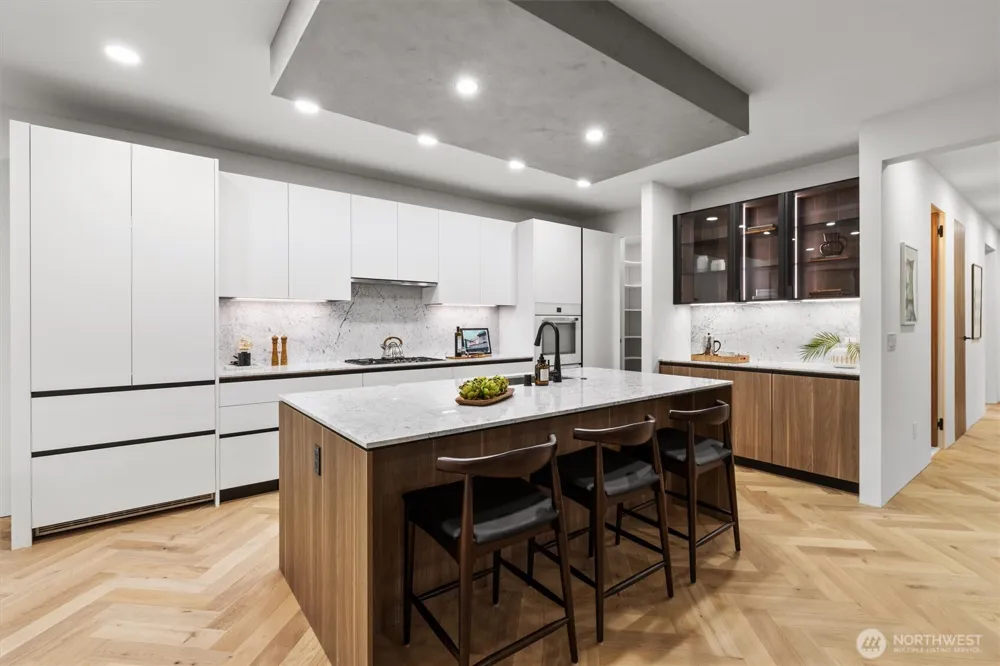 10733 17th Avenue NE Seattle, WA 98125