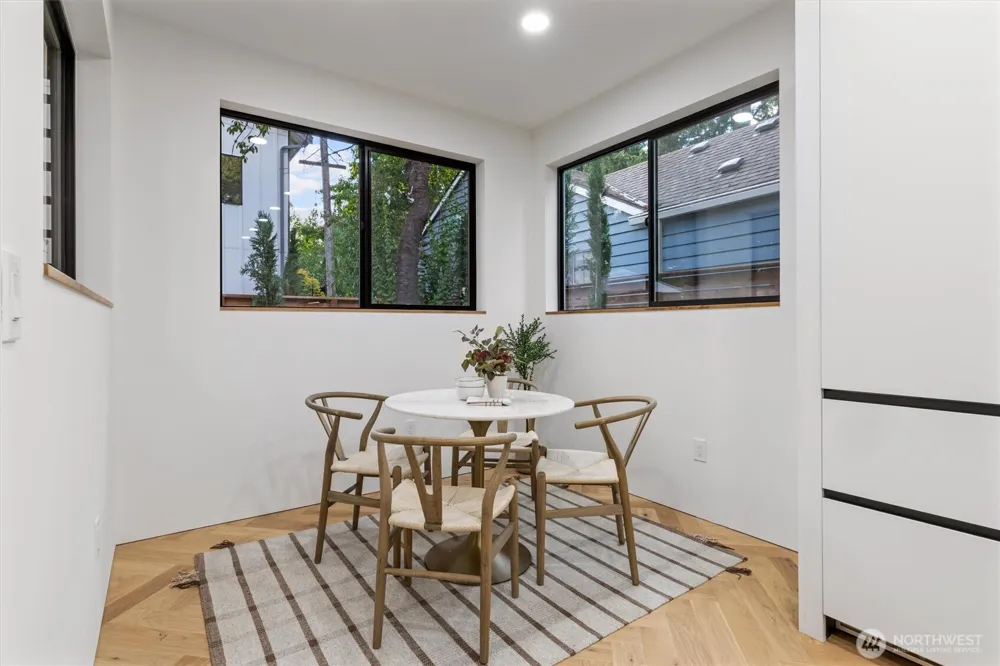 10733 17th Avenue NE Seattle, WA 98125