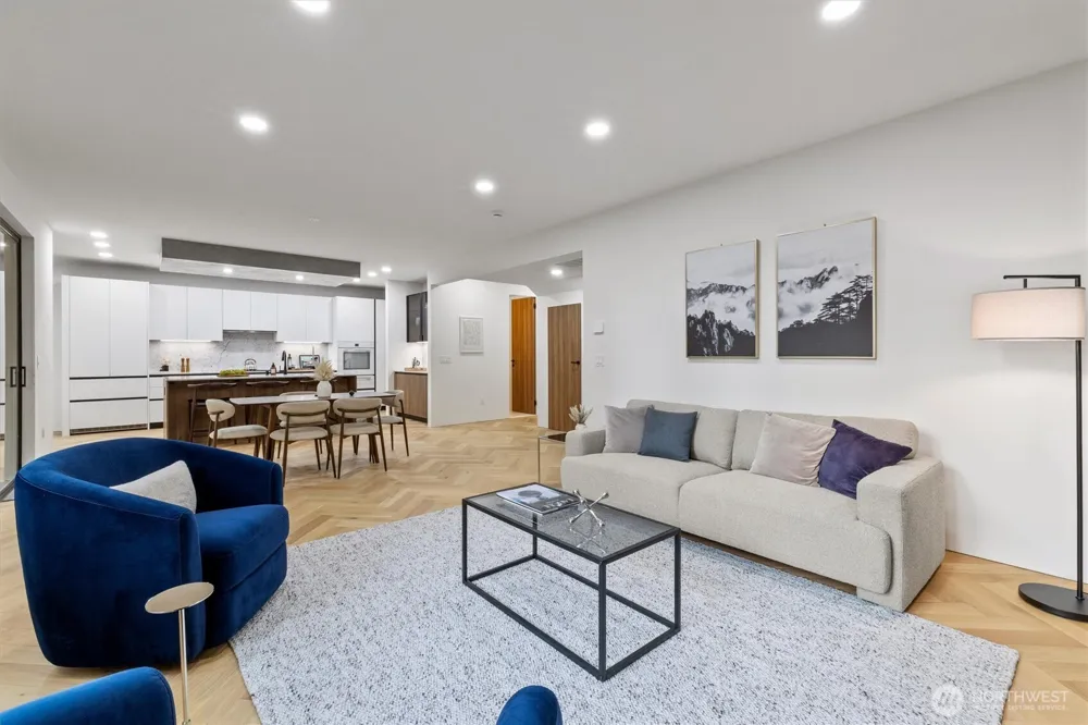 10733 17th Avenue NE Seattle, WA 98125