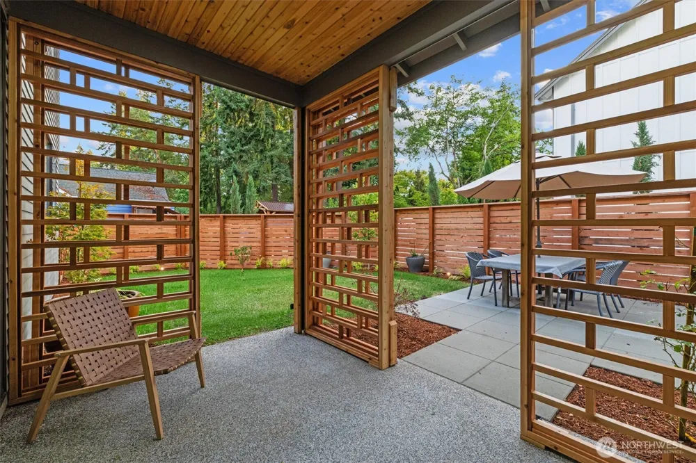 10733 17th Avenue NE Seattle, WA 98125