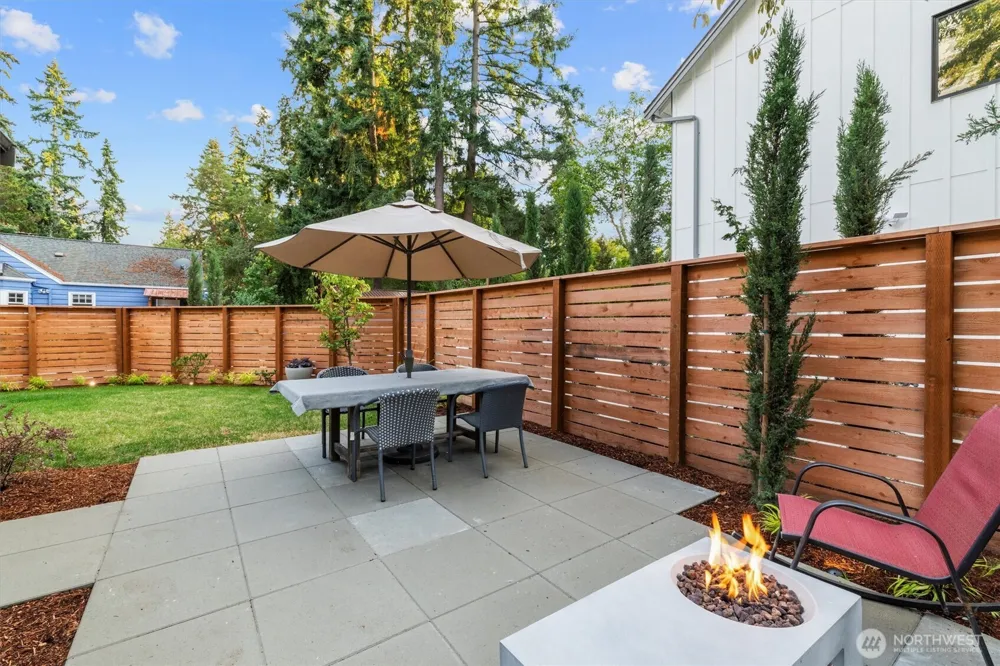 10733 17th Avenue NE Seattle, WA 98125