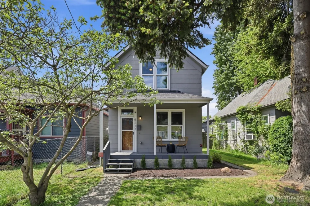 6211 Carleton Avenue S Seattle, WA 98108