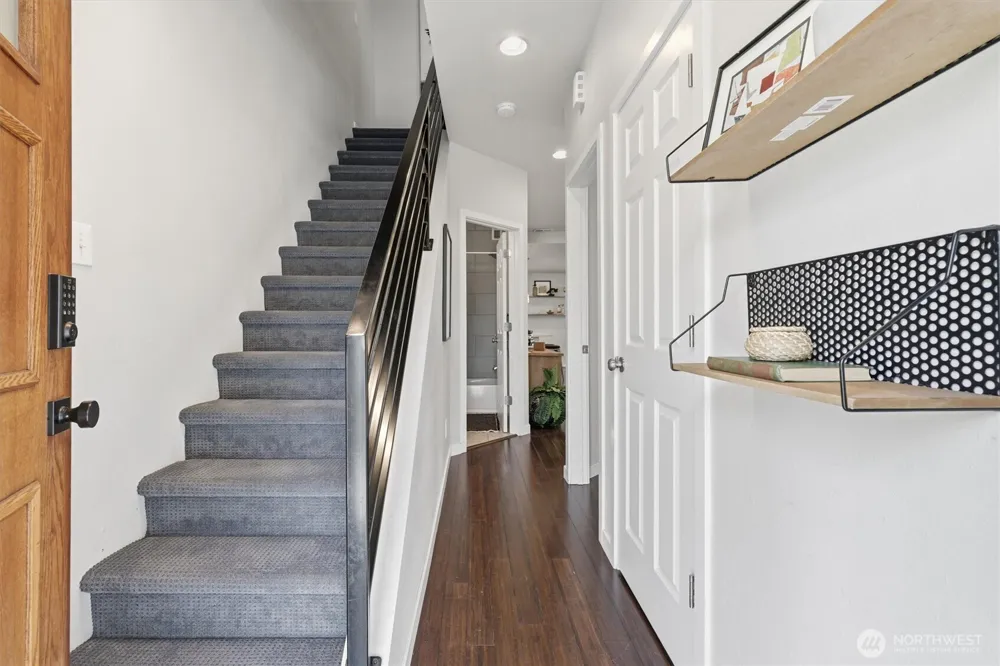 6211 Carleton Avenue S Seattle, WA 98108