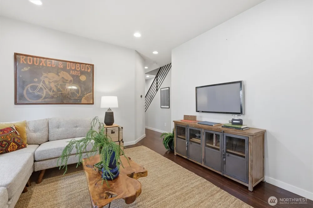 6211 Carleton Avenue S Seattle, WA 98108
