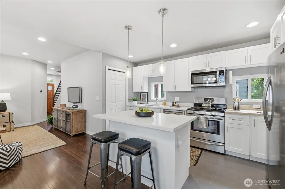 6211 Carleton Avenue S Seattle, WA 98108