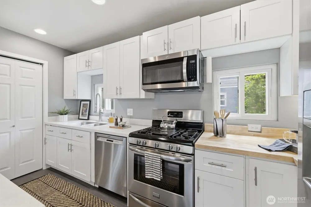 6211 Carleton Avenue S Seattle, WA 98108