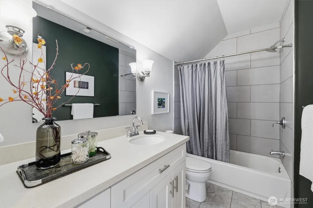 6211 Carleton Avenue S Seattle, WA 98108