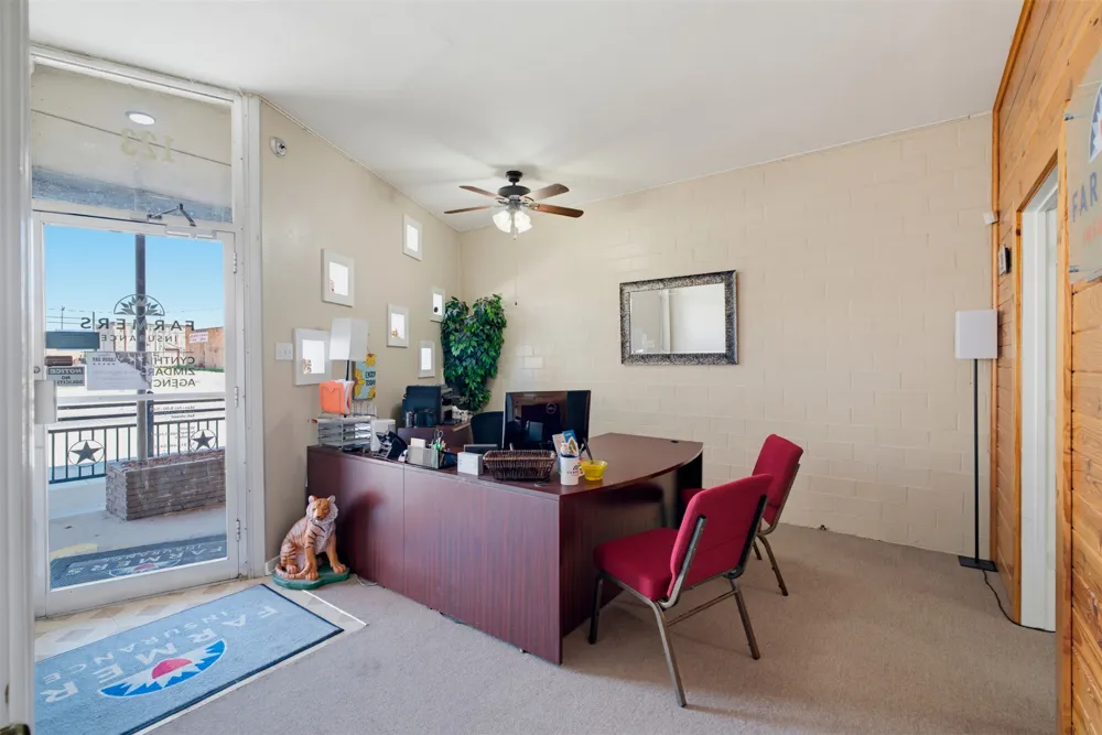 123 W Cameron Avenue Rockdale, TX 76567
