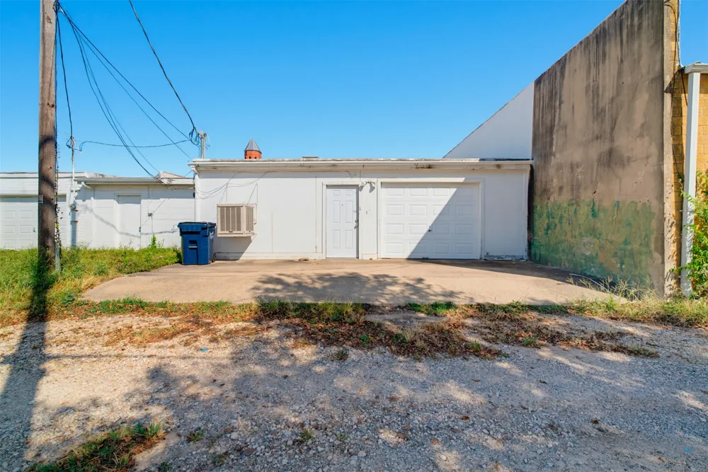 123 W Cameron Avenue Rockdale, TX 76567
