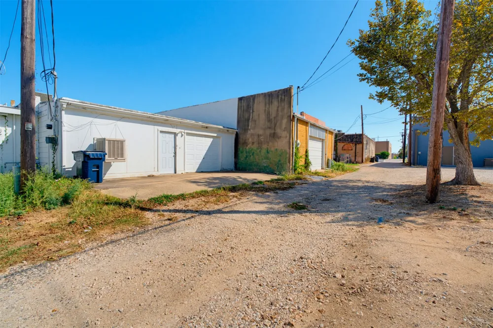 123 W Cameron Avenue Rockdale, TX 76567