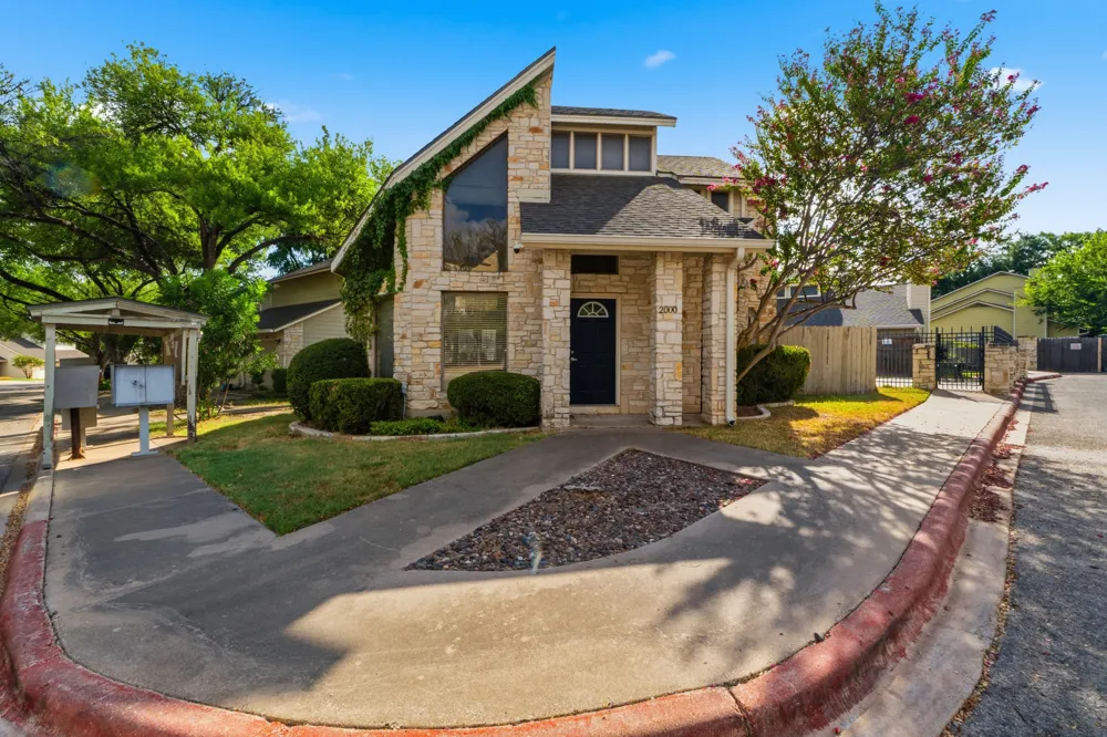 512 Eberhart Lane #1905 Austin, TX 78745