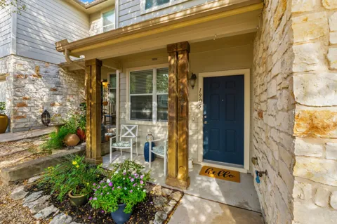 512 Eberhart Lane #1905