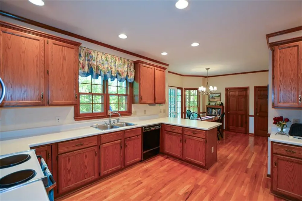 3515 Stone Cliff Way Woodstock, GA 30189
