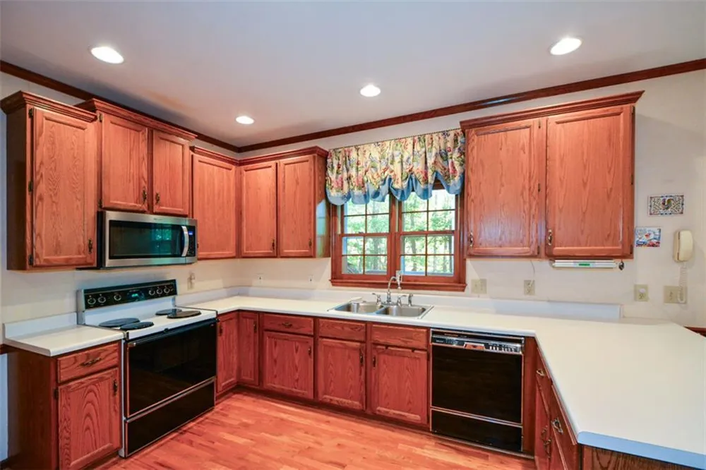 3515 Stone Cliff Way Woodstock, GA 30189