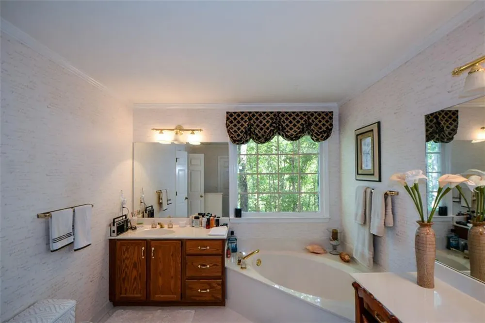 3515 Stone Cliff Way Woodstock, GA 30189