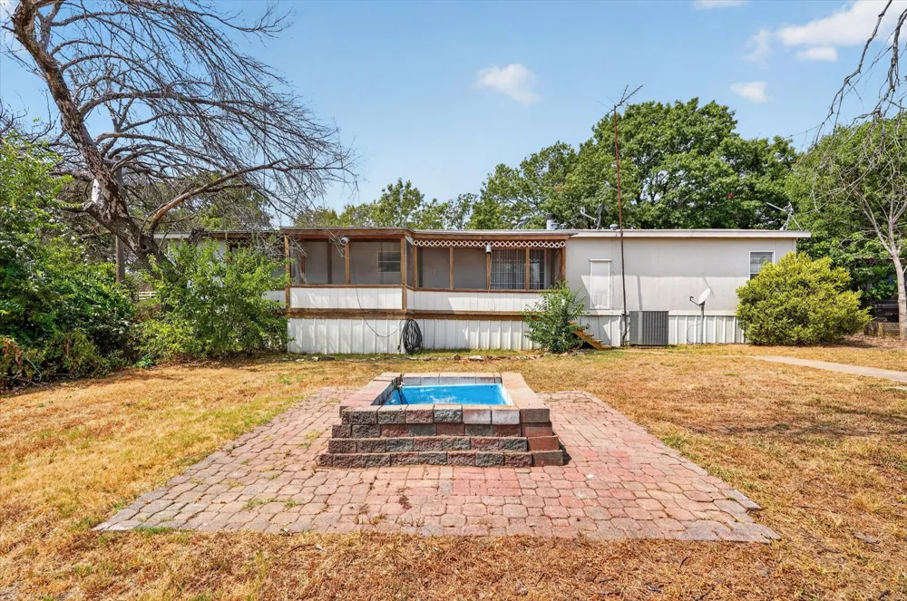 460 Valley View Drive Azle, TX 76020