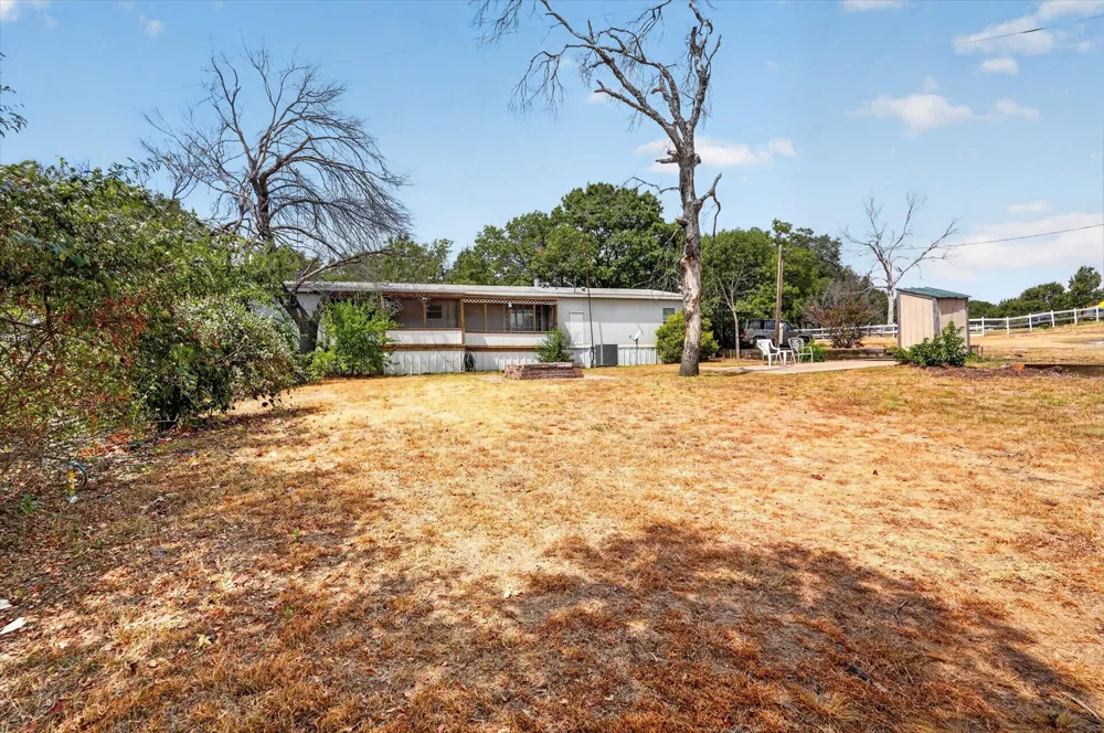 460 Valley View Drive Azle, TX 76020