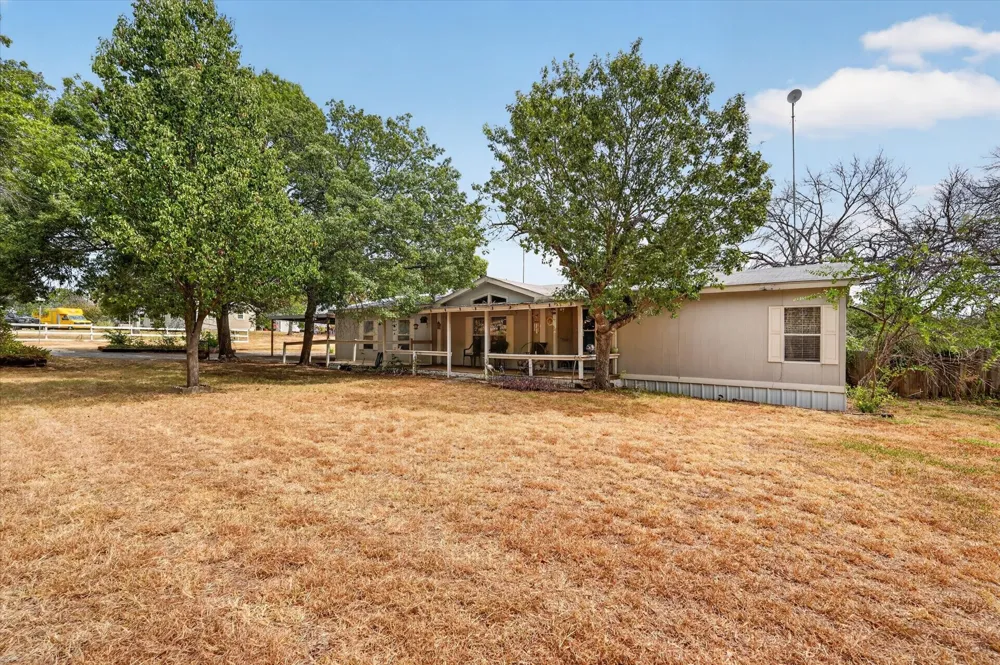 460 Valley View Drive Azle, TX 76020