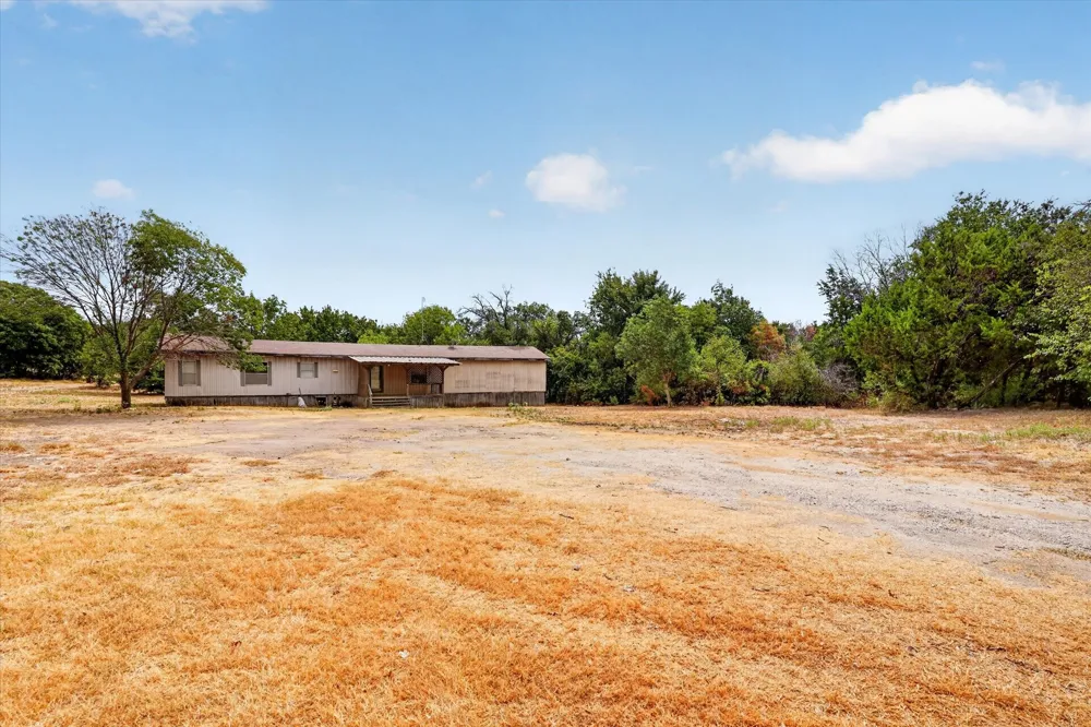 460 Valley View Drive Azle, TX 76020