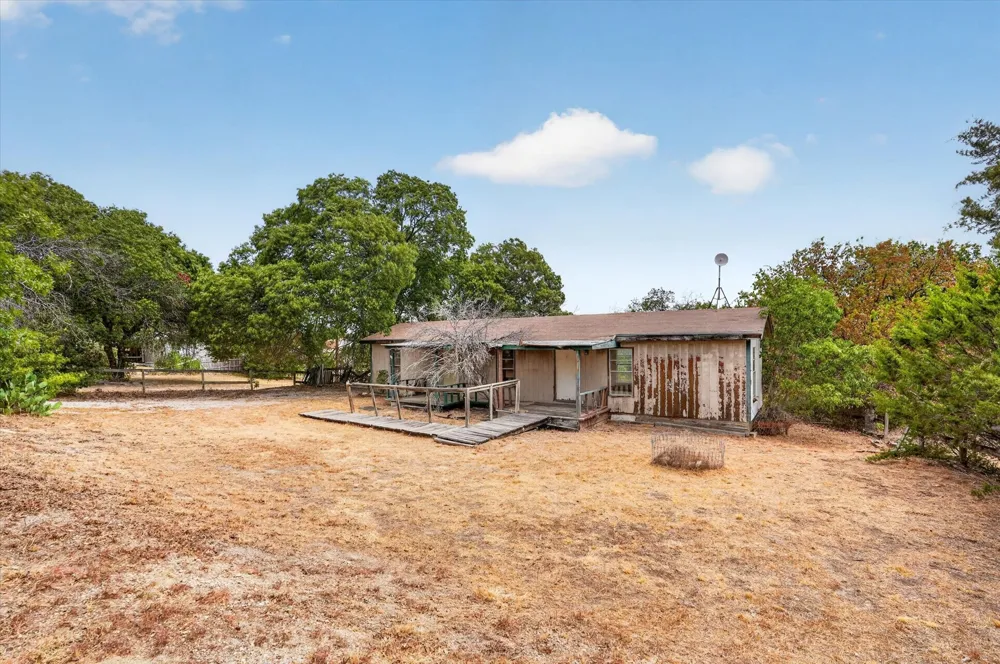 460 Valley View Drive Azle, TX 76020