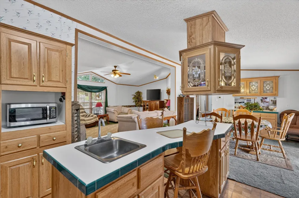 460 Valley View Drive Azle, TX 76020
