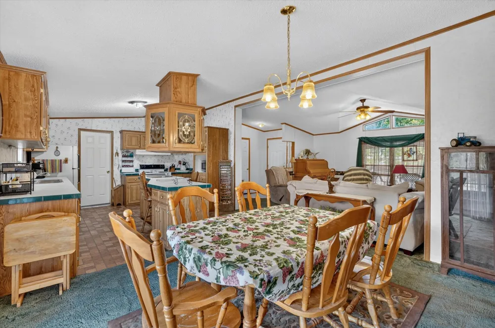 460 Valley View Drive Azle, TX 76020