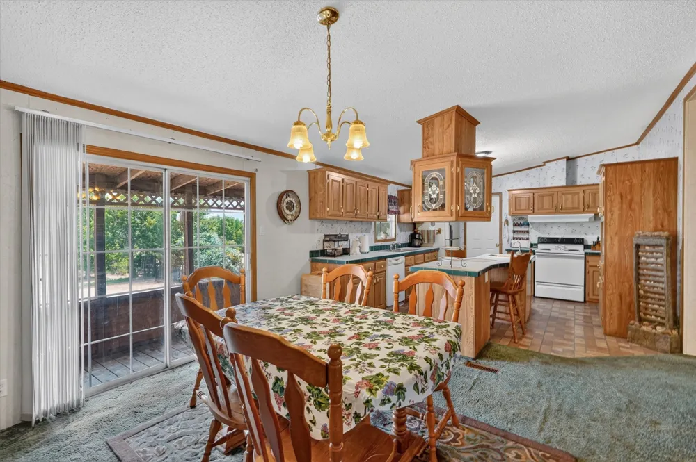 460 Valley View Drive Azle, TX 76020