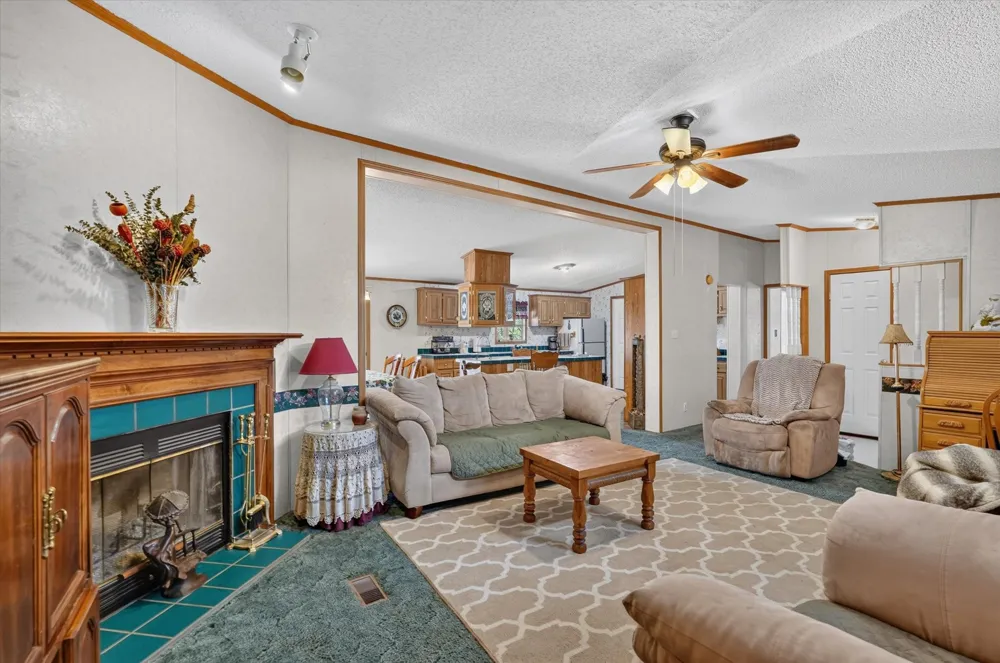 460 Valley View Drive Azle, TX 76020