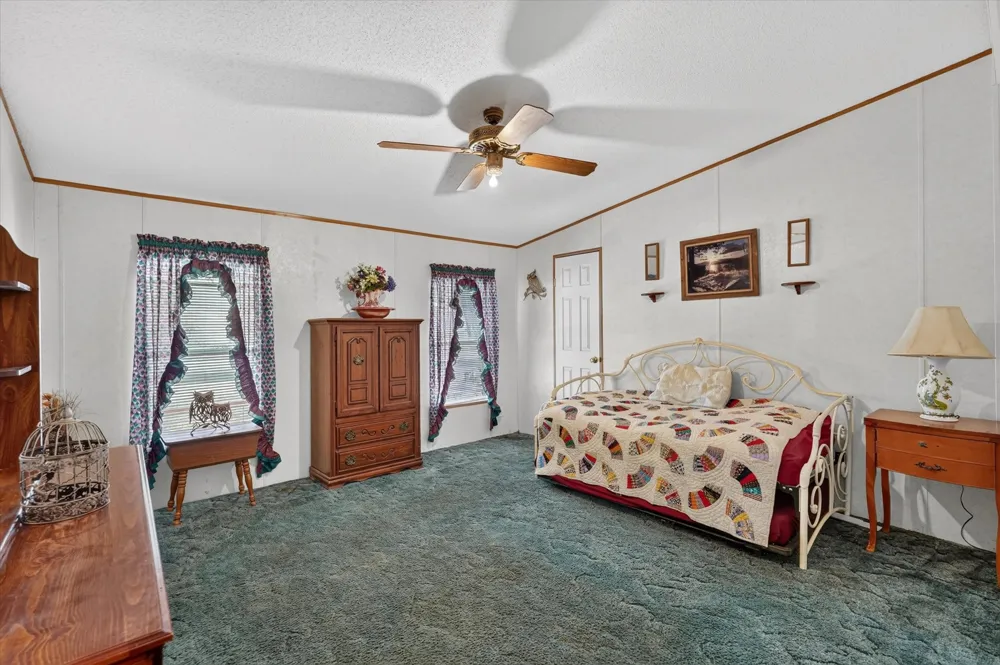 460 Valley View Drive Azle, TX 76020