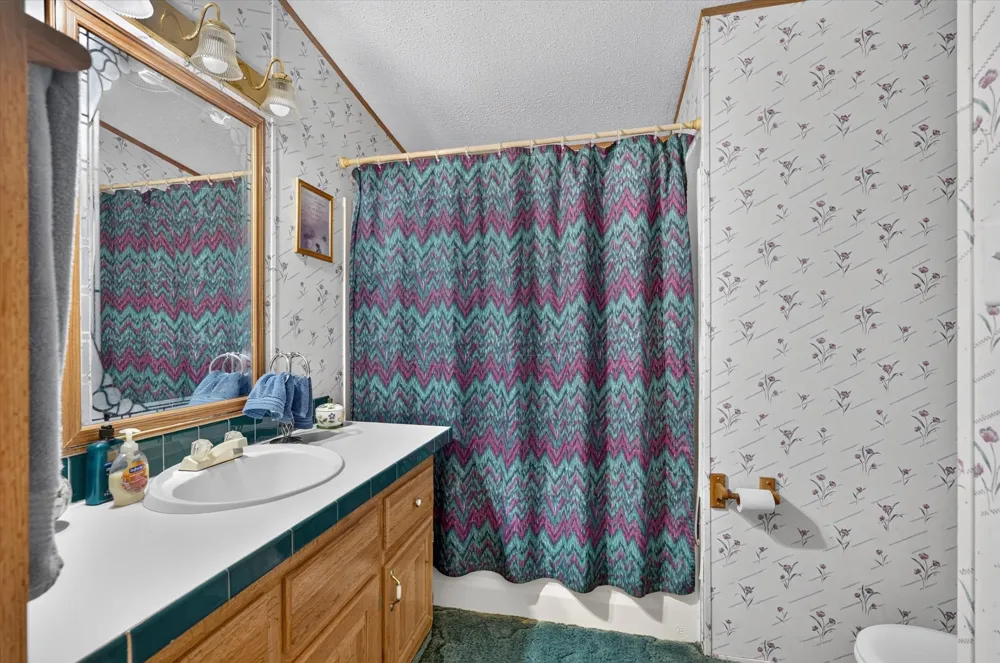 460 Valley View Drive Azle, TX 76020