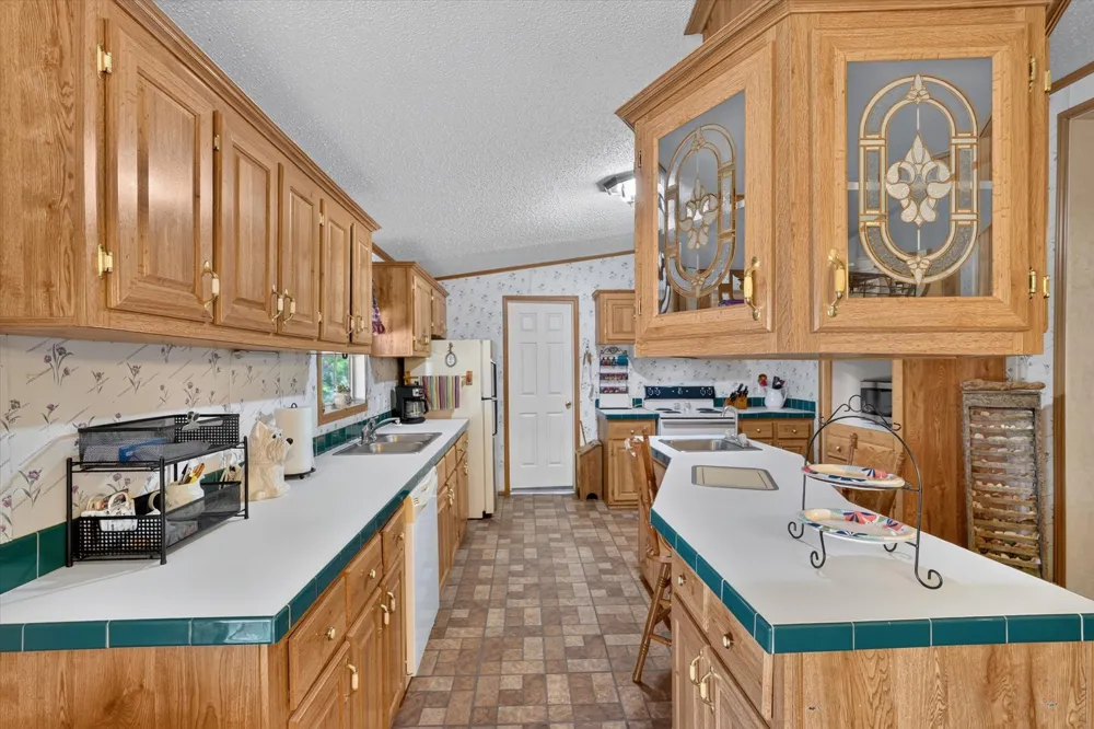 460 Valley View Drive Azle, TX 76020