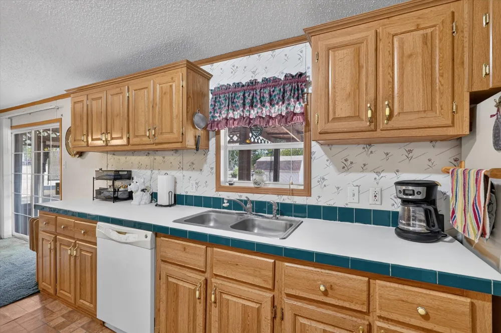 460 Valley View Drive Azle, TX 76020