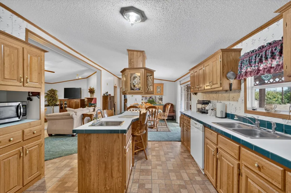 460 Valley View Drive Azle, TX 76020