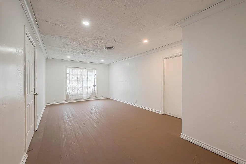 6718 Madrid Street Houston, TX 77021