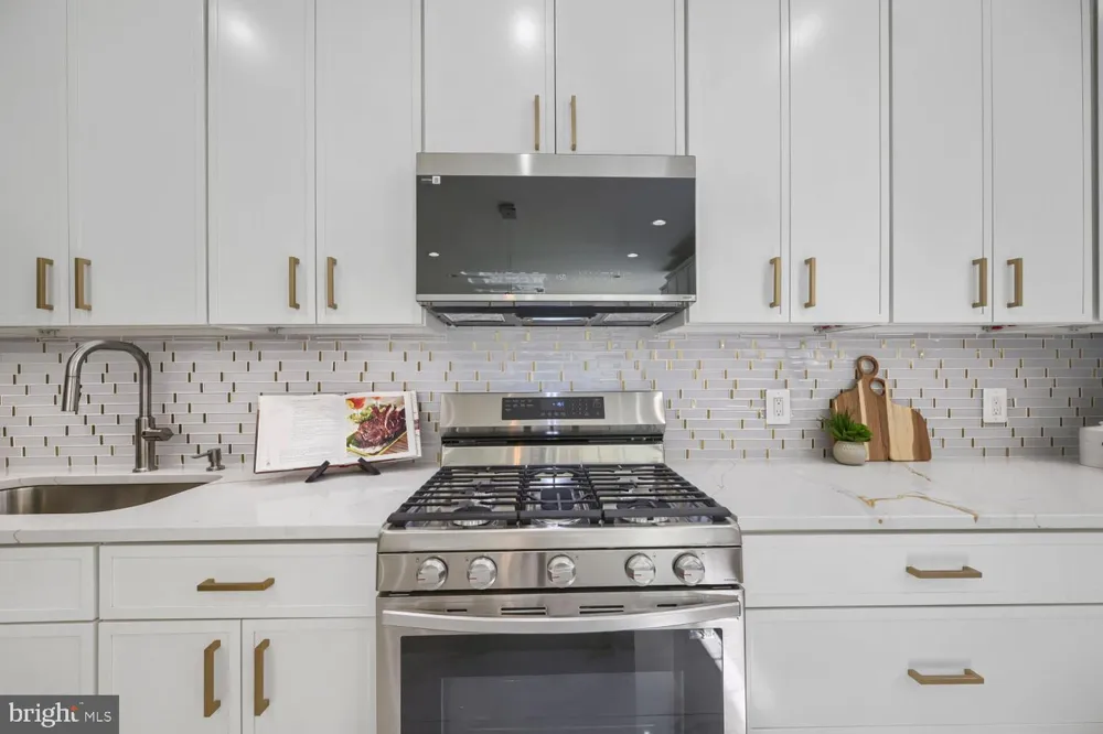 4003 GLEN AVENUE Baltimore, MD 21215