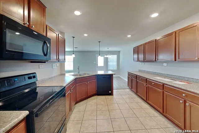 1519 Overlook Bank San Antonio, TX 78245