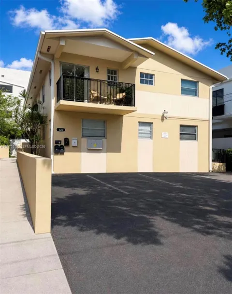 120 NW 10th Ave #1