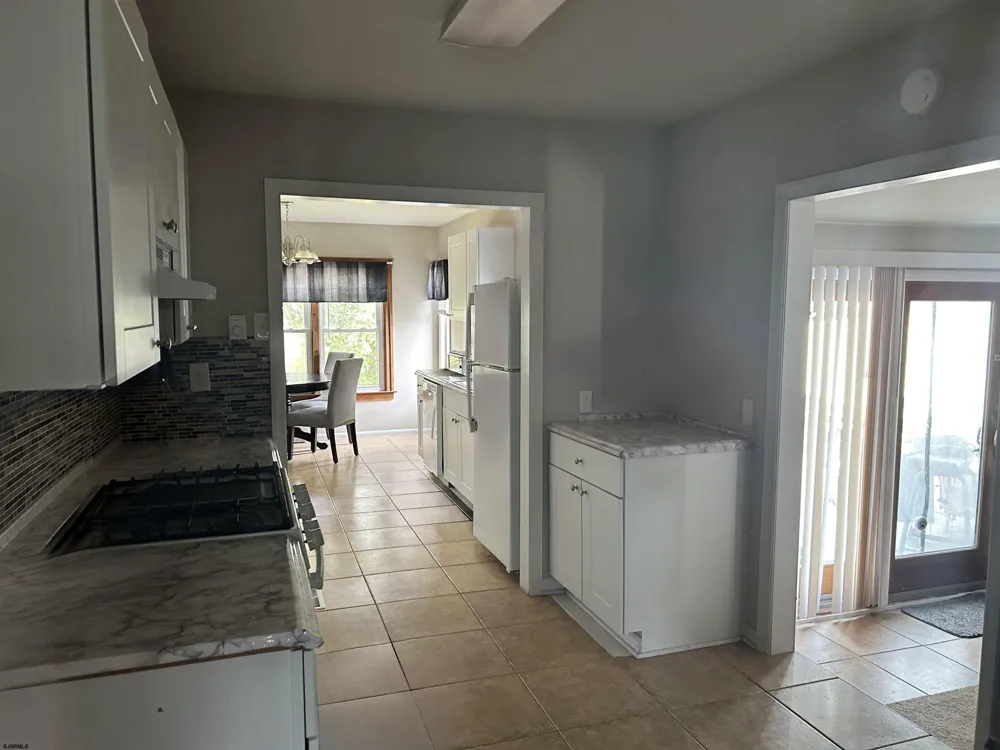 6 Locust Ave Northfield, NJ 08225