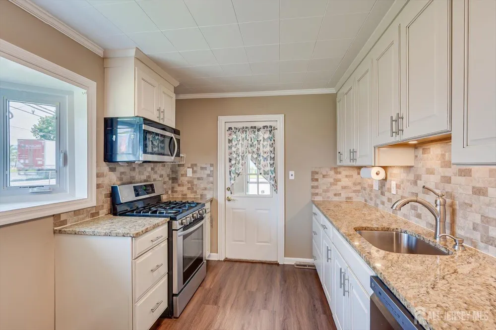 37 Kate Terrace Piscataway, NJ 08854